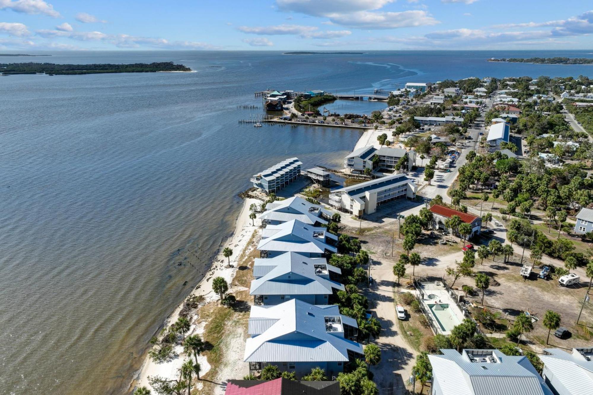 Beachfront Cedar Key Retreat With Pool Access! Eksteriør billede