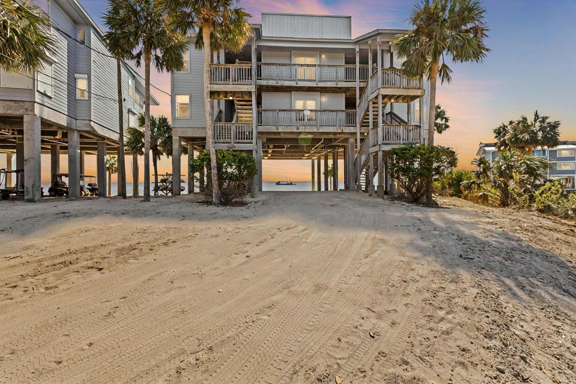 Beachfront Cedar Key Retreat With Pool Access! Eksteriør billede