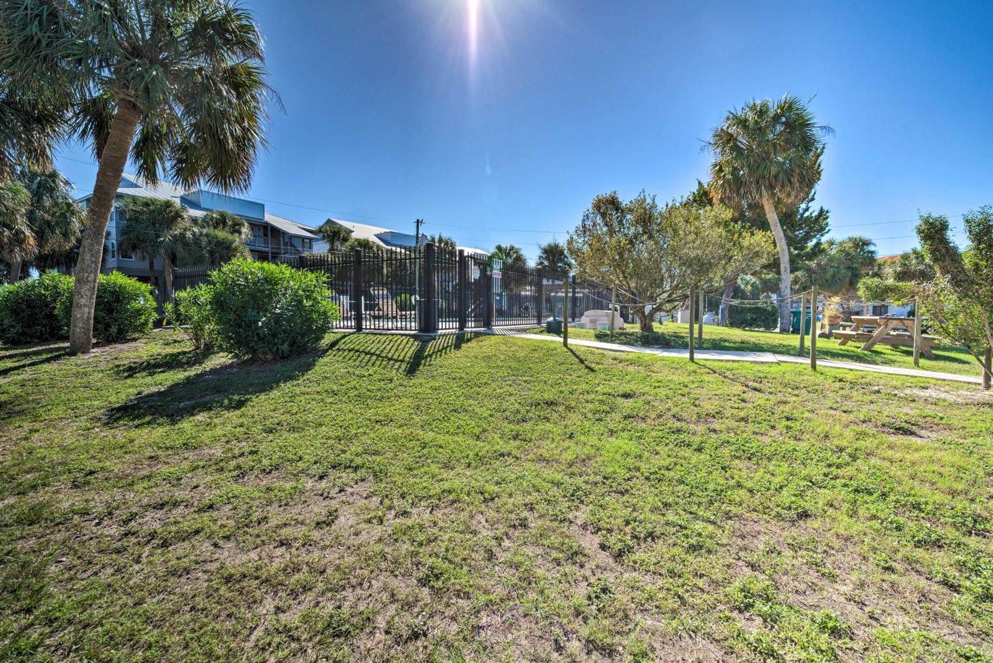 Beachfront Cedar Key Retreat With Pool Access! Eksteriør billede