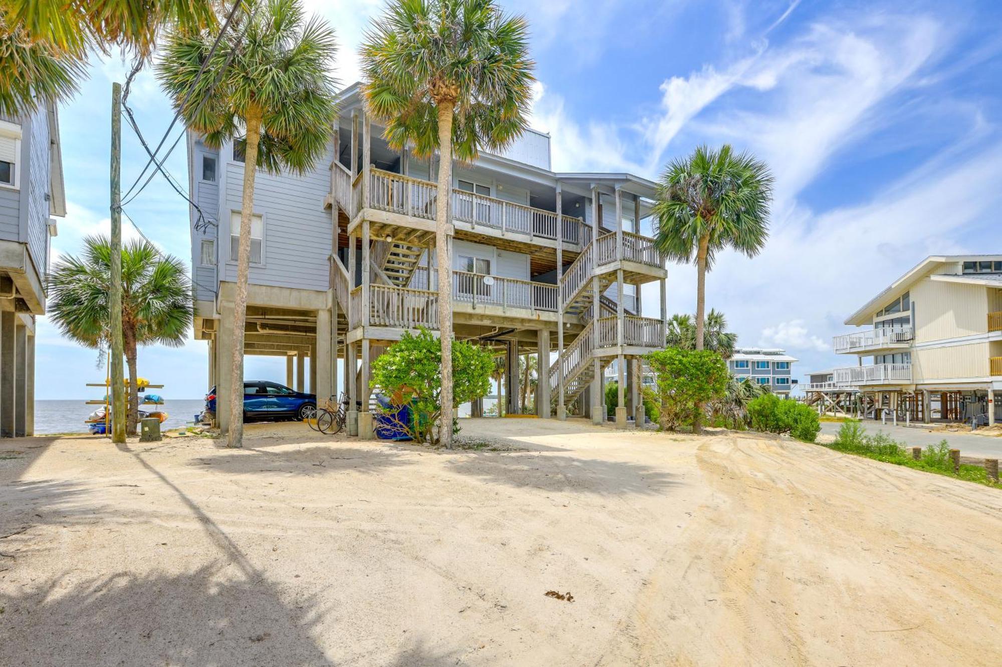 Beachfront Cedar Key Retreat With Pool Access! Eksteriør billede
