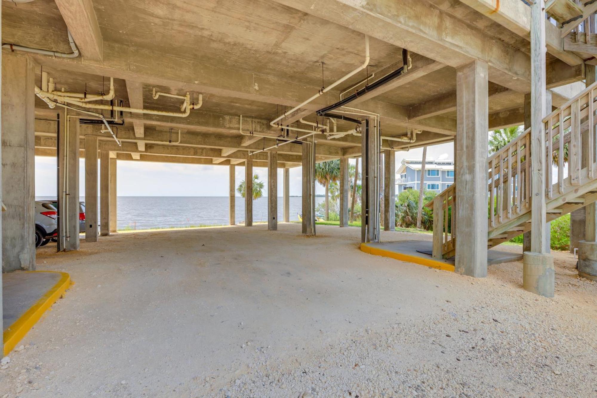 Beachfront Cedar Key Retreat With Pool Access! Eksteriør billede